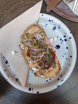 Bread with hummus at Inspire Coffee in Bergen Op Zoom