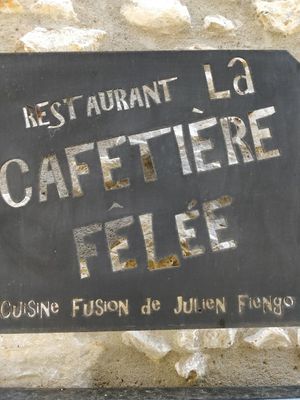 The sign at La Cafetière Fêlée in Antibes