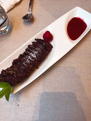 Chocolate dessert at La Cafetière Fêlée in Antibes