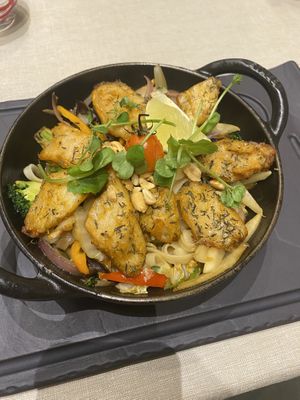 Pan fried vegetables wok with plant-based chicken  at La Cafetière Fêlée in Antibes