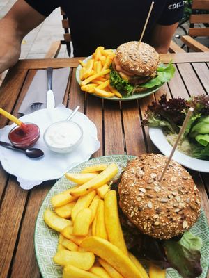 Vegetarischer und Veganer Burger at Gasthof zur Post in Egloffstein