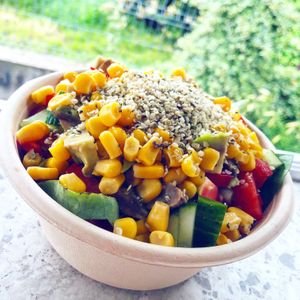 Salat’  at V Square Burger in Ramnicu Valcea