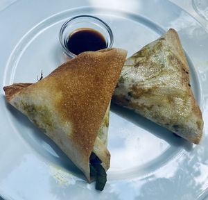 Samosas de heura y verduras al curry at Casa Lucia in Miono