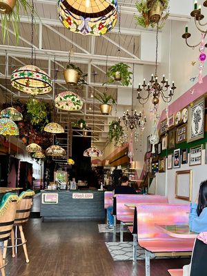 The Billie Gold bubble tea lounge - atmosphere inside  at Billie Gold Bubble Tea in Dayton