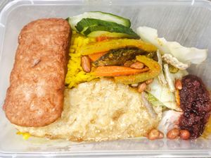 Deluxe nasi lemak with luncheon meat and fish fillet, very good, recommend at Chee Wei 啟維素食 - Potong Pasir  in Central Singapore