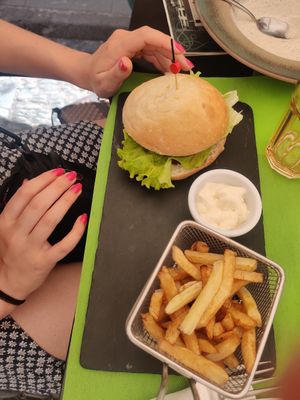 Vegan burger at La Placeta in La Palma
