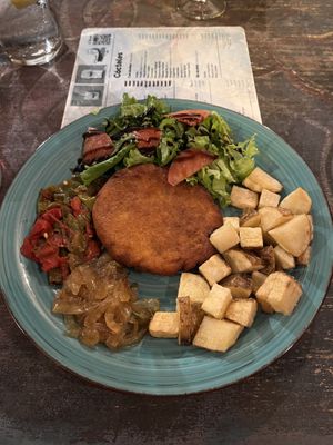 “Burger"  at La Marmota in La Palma