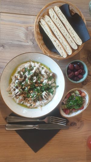 Hummus Champignons Bowl at Iss Was - Fusionsküche in Giessen