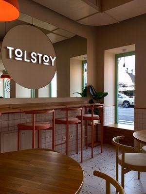 bequem zum sitzen  at Tolstoy in Vienna