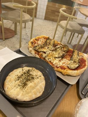 Zaatar garlic pita / Spicy eggplant  at Tolstoy in Vienna