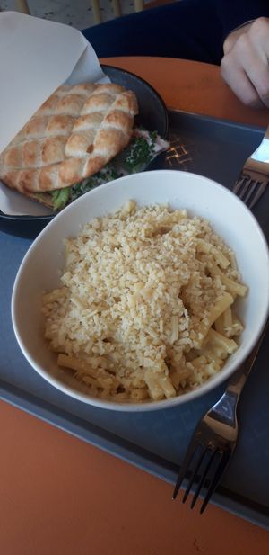 mac and cheese at Tolstoy in Vienna