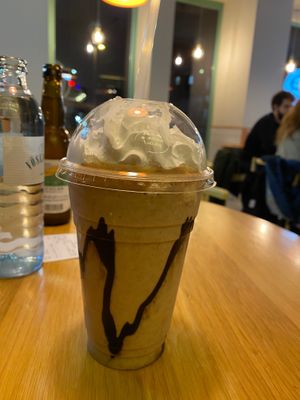 Manner Milkshake at Tolstoy in Vienna