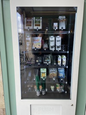 Grab & Go outside of the restaurant 🌱  at Tolstoy in Vienna