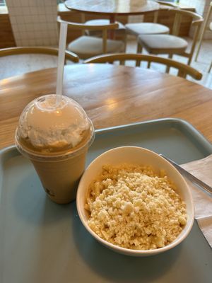 Mac and Cheese cookie milkshake (I think?)   at Tolstoy in Vienna