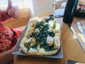 Artichoke pizza  at Tolstoy in Vienna