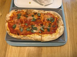 Pinsa  at Tolstoy in Vienna