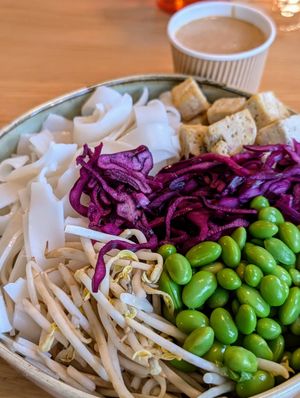 Pad Thai with the peanut sauce on the side at Tolstoy in Vienna
