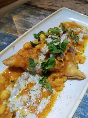 Samosa at Cinnamon in Sitges