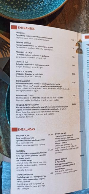 Entrantes y ensaladas at Cinnamon in Sitges