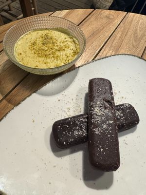Safran rice pudding + Raw chocolate bars at Cinnamon in Sitges