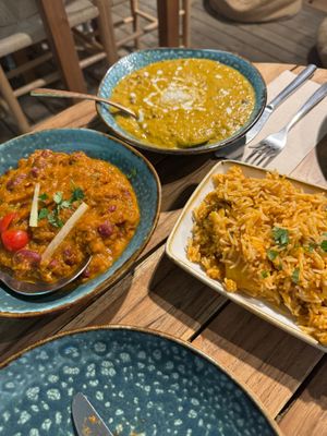 Kidney beans curry + Lentil daal + Biryani rice at Cinnamon in Sitges