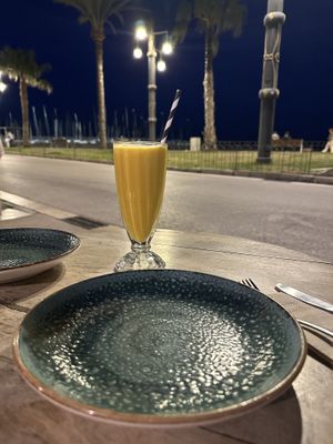 Mango Lassi, ohne zu gesetzten Zucker  at Cinnamon in Sitges