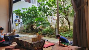 opens onto the garden at Mom's Kitchen @ Chickpea Eatery  in Da Nang