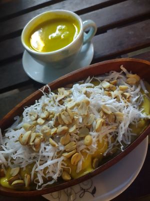 Golden smoothie. Golden milk at Mom's Kitchen @ Chickpea Eatery  in Da Nang