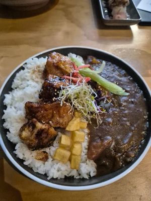 Teriyaki tofu curry at Jizo Japanese Cafe & Bar in Dunedin