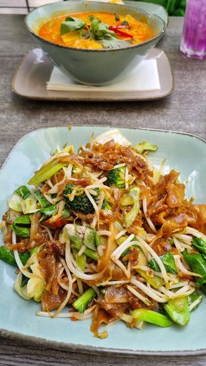 Noodles with vegetables at All Reis in Vienna