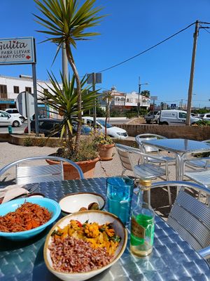 Curry, rice, vermicelli, some snack balls and kombucha at Sa Gulita in Ibiza