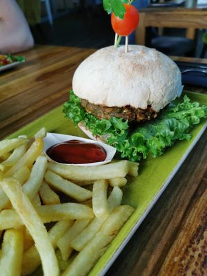 Veganer Burger at Havanna in Norddeich