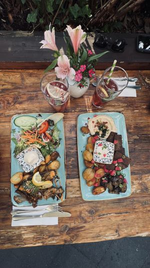 Gegrillte Aubergine & „Shawarma" at Bei Frau Nanna in Frankfurt