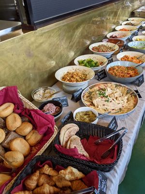 weekend buffet (recommendable) at Bei Frau Nanna in Frankfurt