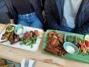Veganer Grillteller on the right at Bei Frau Nanna in Frankfurt