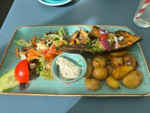 Gegrillter Auberginen-Austernpilz-Teller   at Bei Frau Nanna in Frankfurt