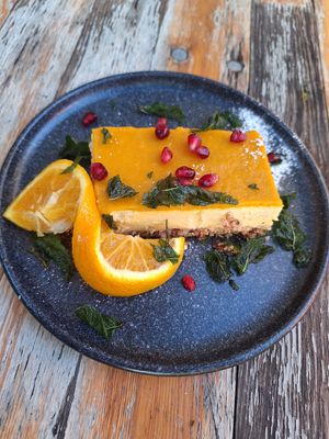 Maracuja Cheese Cake (hat uns leider  überhaupt nicht geschmeckt 🥲) at Bei Frau Nanna in Frankfurt