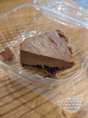 Blueberry fudge cake at Vida's Plant Based Butcher in Columbus