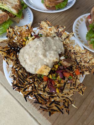 Crispy breakfast bowl at Vida's Plant Based Butcher in Columbus
