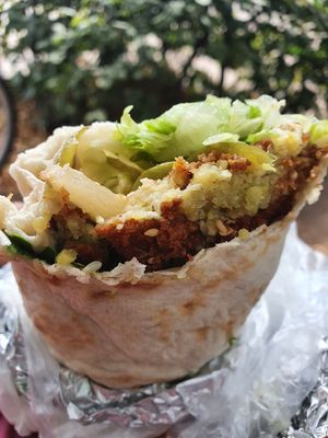 Falafel rule 35 kr at Värnhems Falafel in Malmo