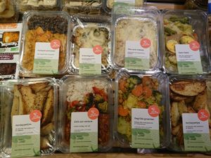 Veggie/vegan ready-made meals at Yadoki Bar & Shop in Mortsel