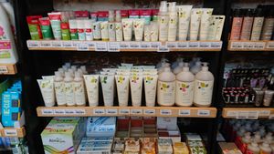 Vegan cosmetics at Yadoki Bar & Shop in Mortsel