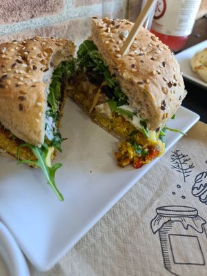 Garbanoa 🍔 at Kinoa in Malaga