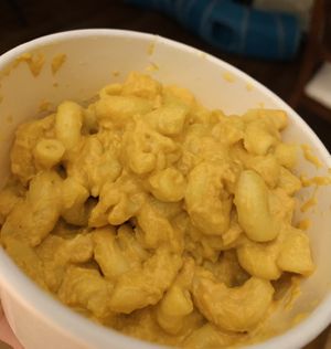 Mac n’ Cheese at Never Caged in Los Angeles