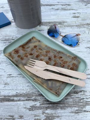 veganer Crêpe mit veganer Schokocreme und Kirschen  at Strandcreperie in Scharbeutz