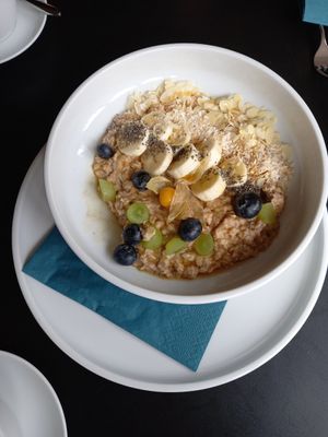 Porridge at Café Lil im Heidkrug in Lueneburg