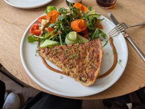 Vegane Pilz Quiche at Café Lil im Heidkrug in Lueneburg