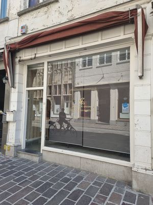 Looked very closed (no setup inside) 06/2021 at Garlic n Greens in Bruges