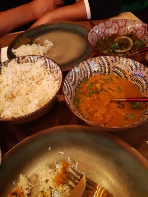 Dahl fry. Spinazie fry at Garlic n Greens in Bruges