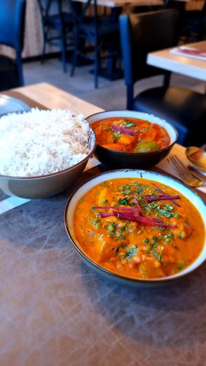 Curry at Garlic n Greens in Bruges